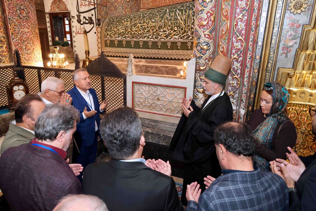 Mevlânâ’nın huzurunda 15. buluşma! Konya’da usta kalemler sahne aldı 2